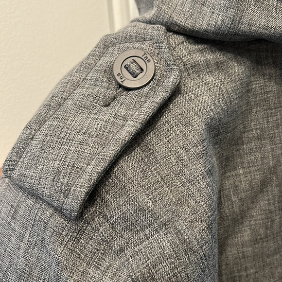 Aritzia TNA Niseko Size Medium Jacket - Mint condition - Picture 7 of 16